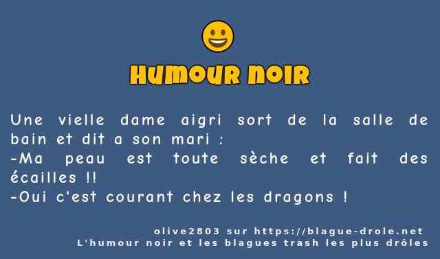 Une vielle dame aigri sort de la salle de...