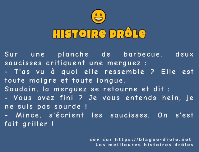 Sur une planche de barbecue, deux saucisses...